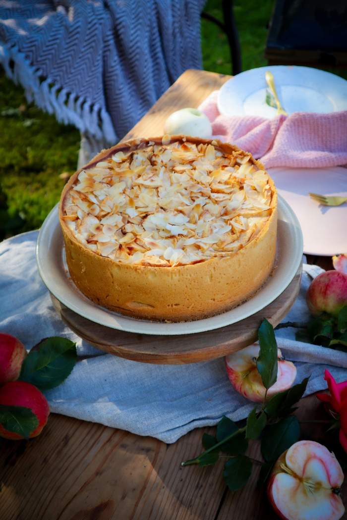 Prăjitură de post cu mere