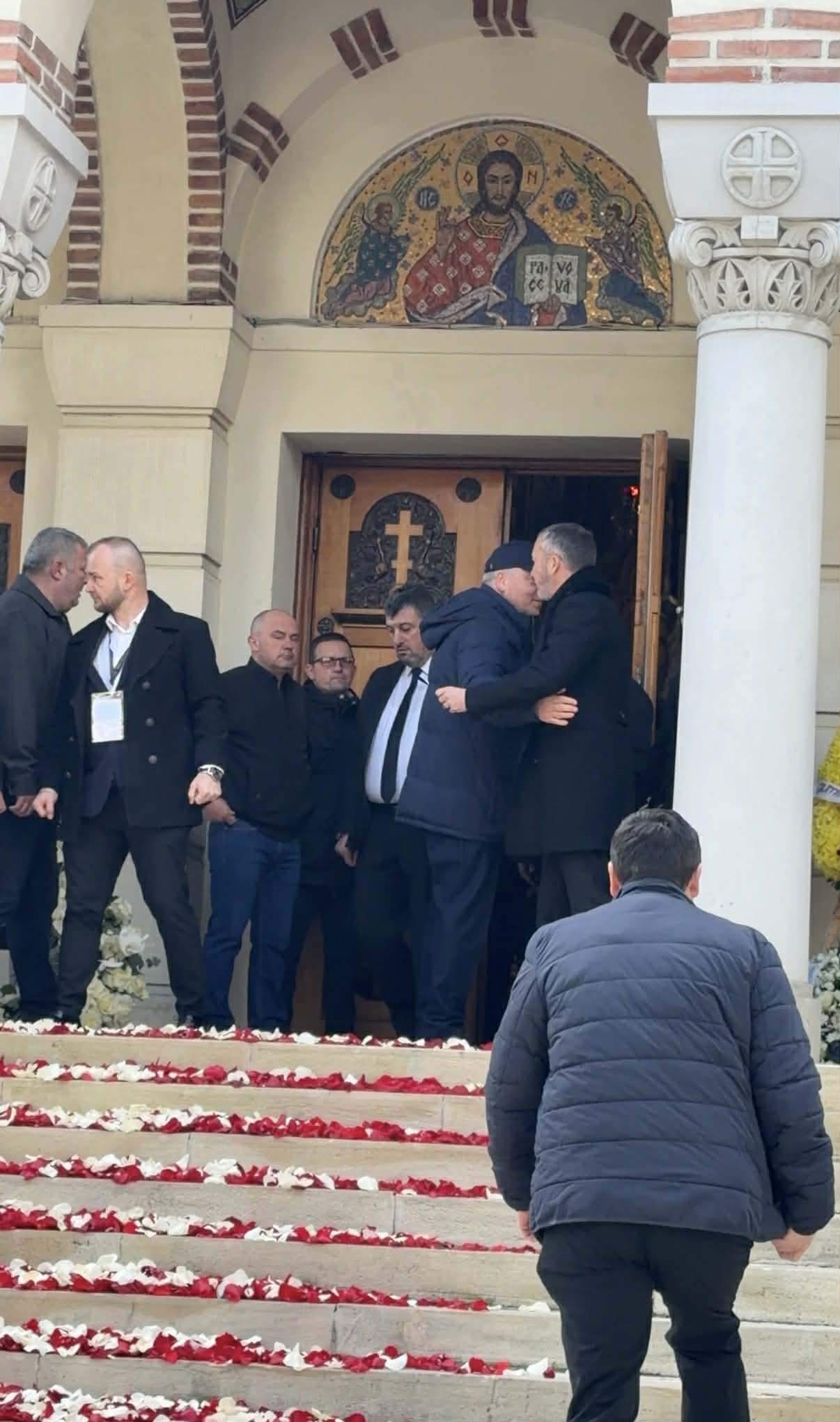 Mircea Lucescu, ultimul drum! Legendele nu mor… Imagini în timp real de la ceremonia de înmormântare