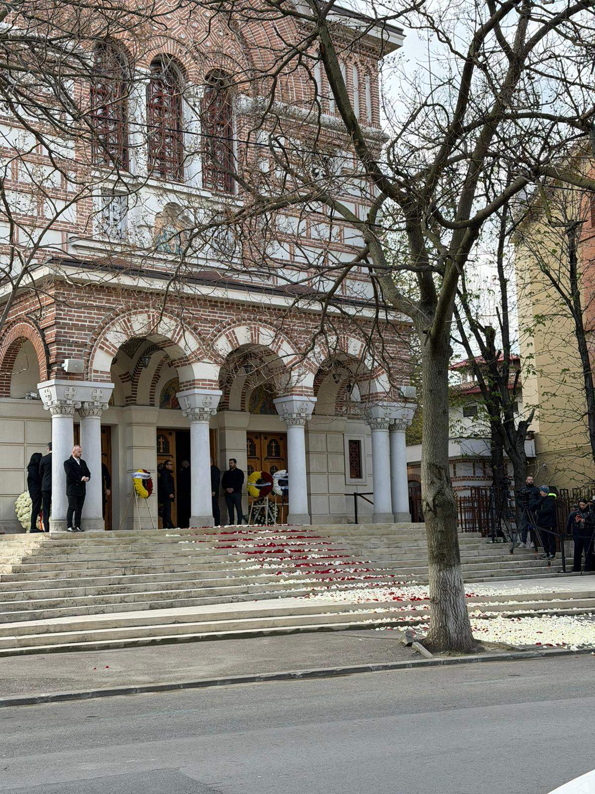 Mircea Lucescu, ultimul drum! Legendele nu mor… Imagini în timp real de la ceremonia de înmormântare