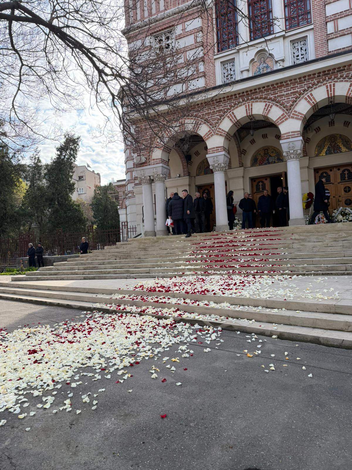 Mircea Lucescu, ultimul drum! Legendele nu mor… Imagini în timp real de la ceremonia de înmormântare