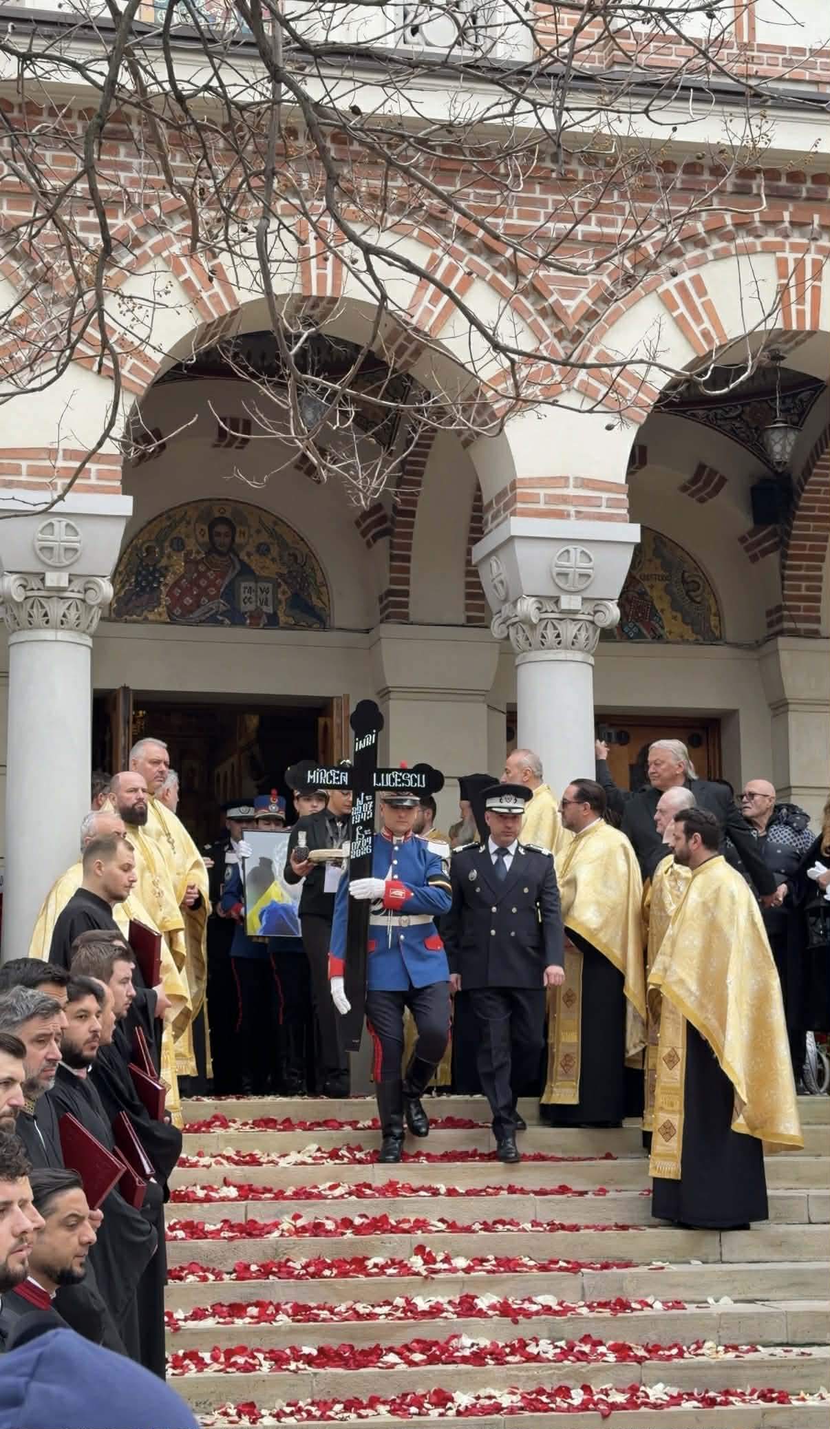 Mircea Lucescu, ultimul drum! Legendele nu mor… Imagini în timp real de la ceremonia de înmormântare