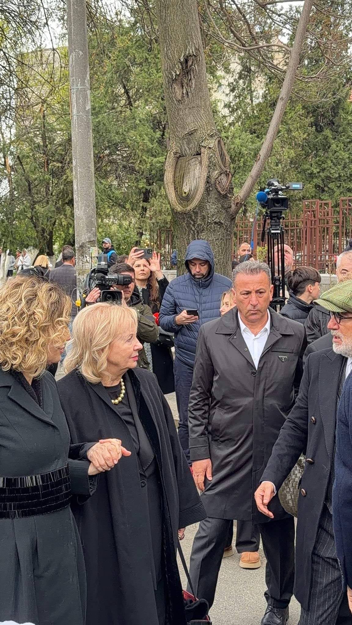 Mircea Lucescu, ultimul drum! Legendele nu mor… Imagini în timp real de la ceremonia de înmormântare
