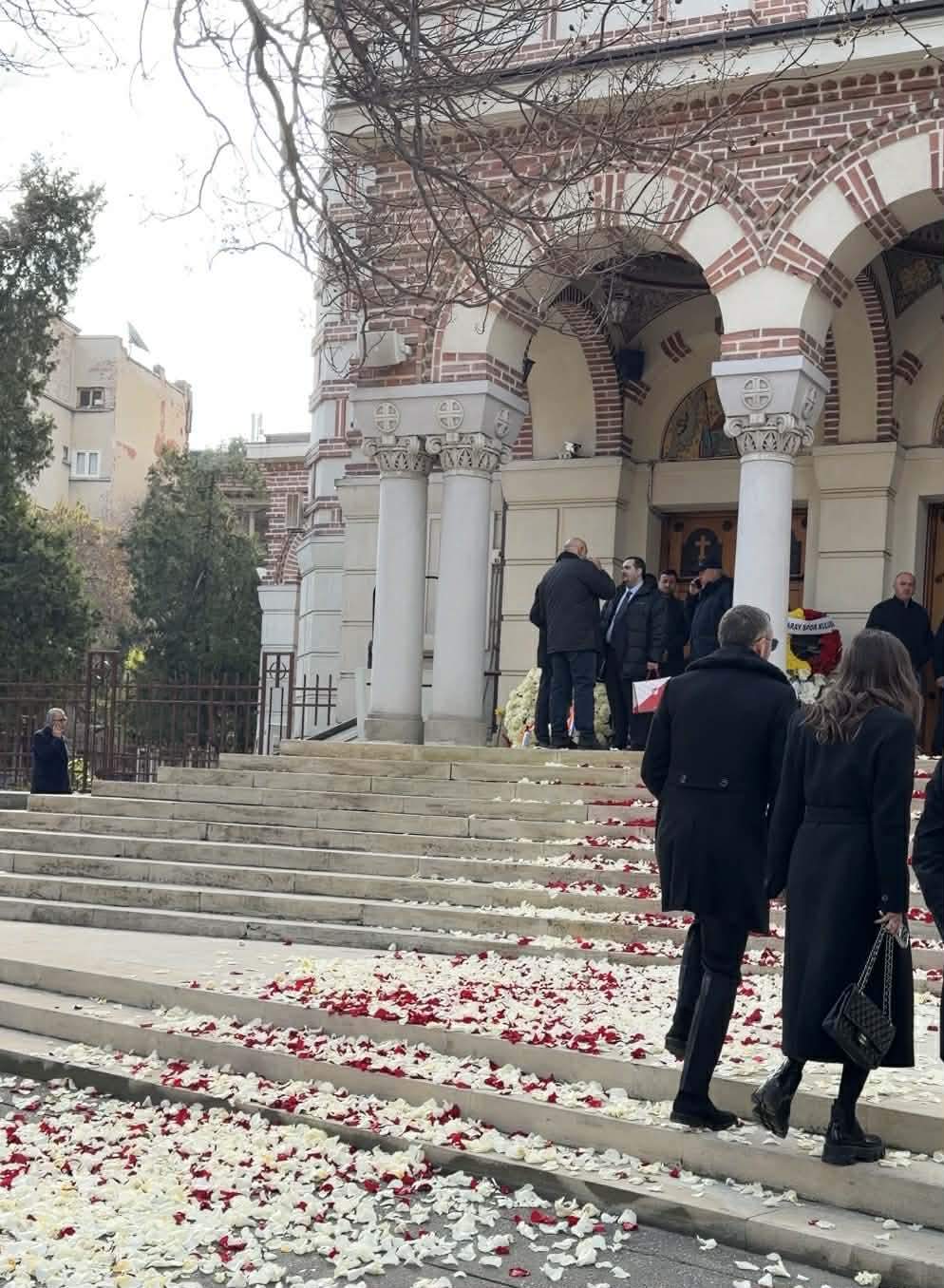 Mircea Lucescu, ultimul drum! Legendele nu mor… Imagini în timp real de la ceremonia de înmormântare