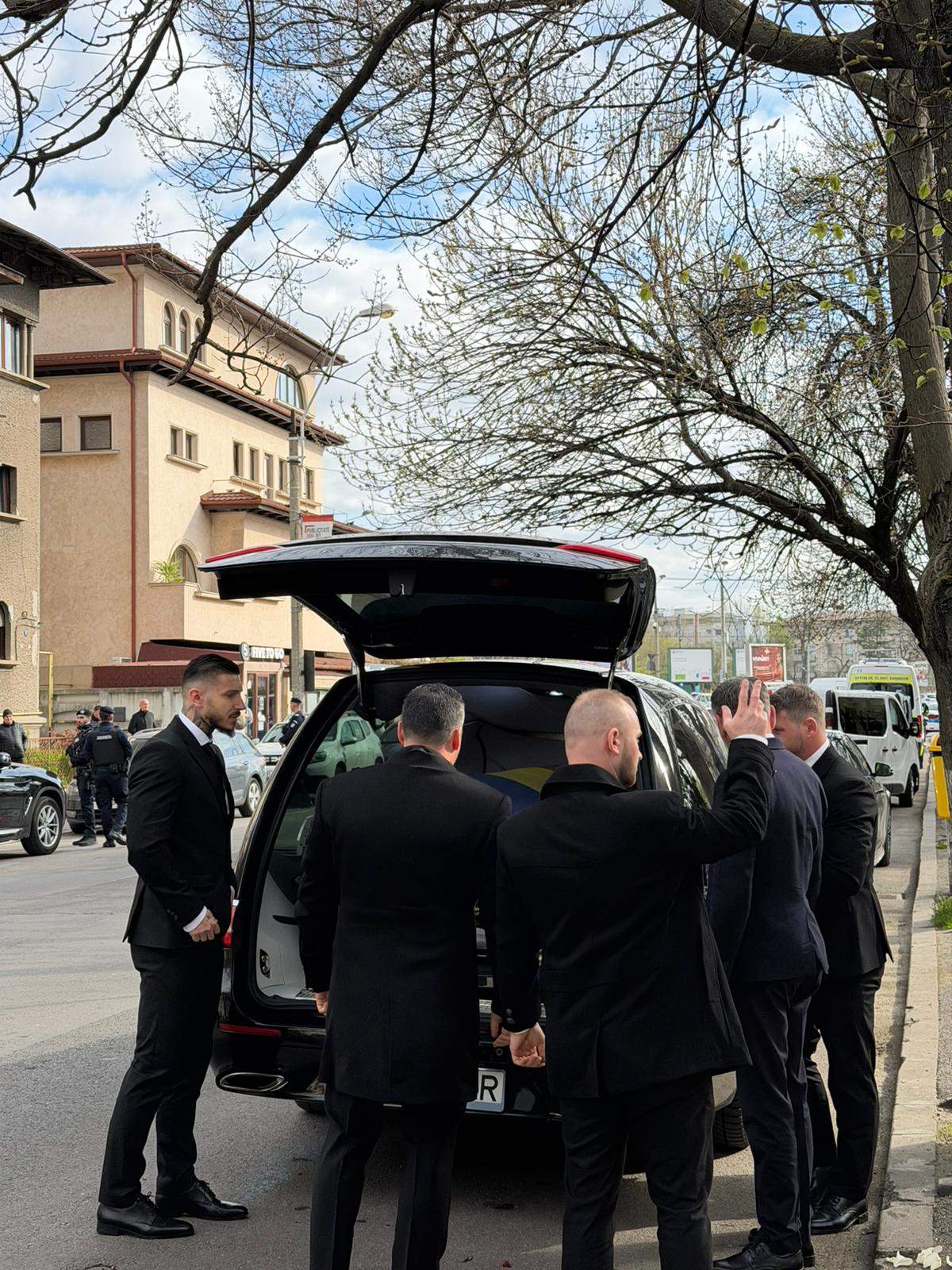 Mircea Lucescu, ultimul drum! Legendele nu mor… Imagini în timp real de la ceremonia de înmormântare