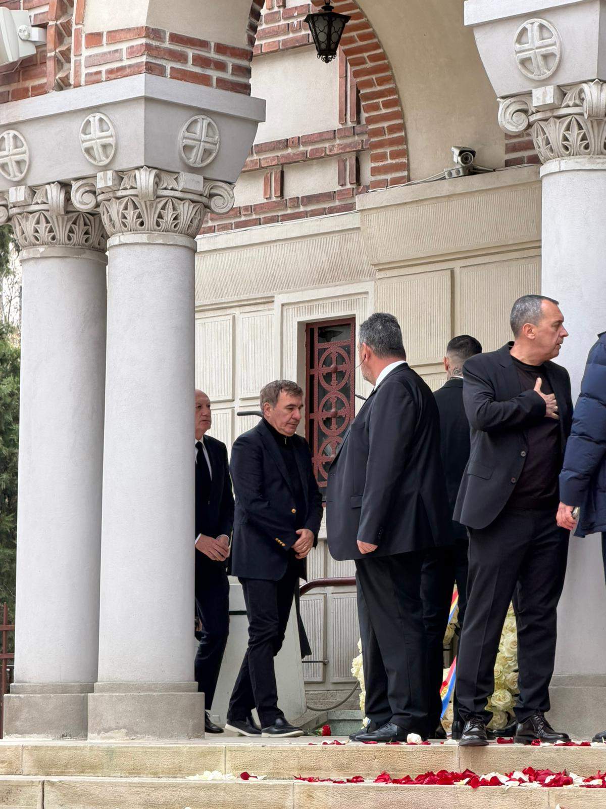 Mircea Lucescu, ultimul drum! Legendele nu mor… Imagini în timp real de la ceremonia de înmormântare