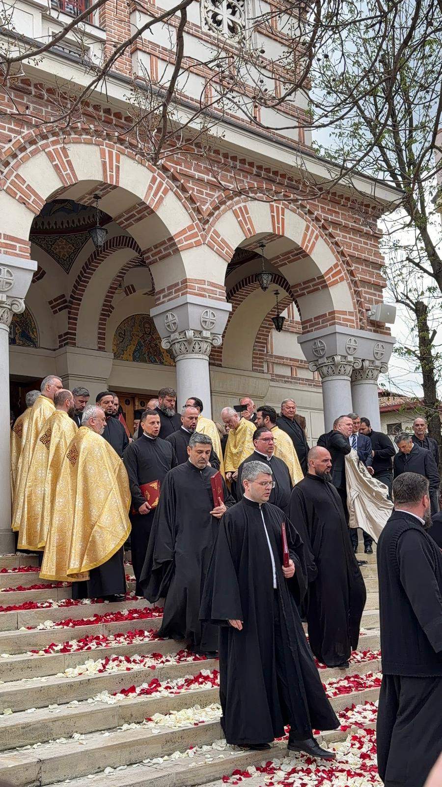 Mircea Lucescu, ultimul drum! Legendele nu mor… Imagini în timp real de la ceremonia de înmormântare