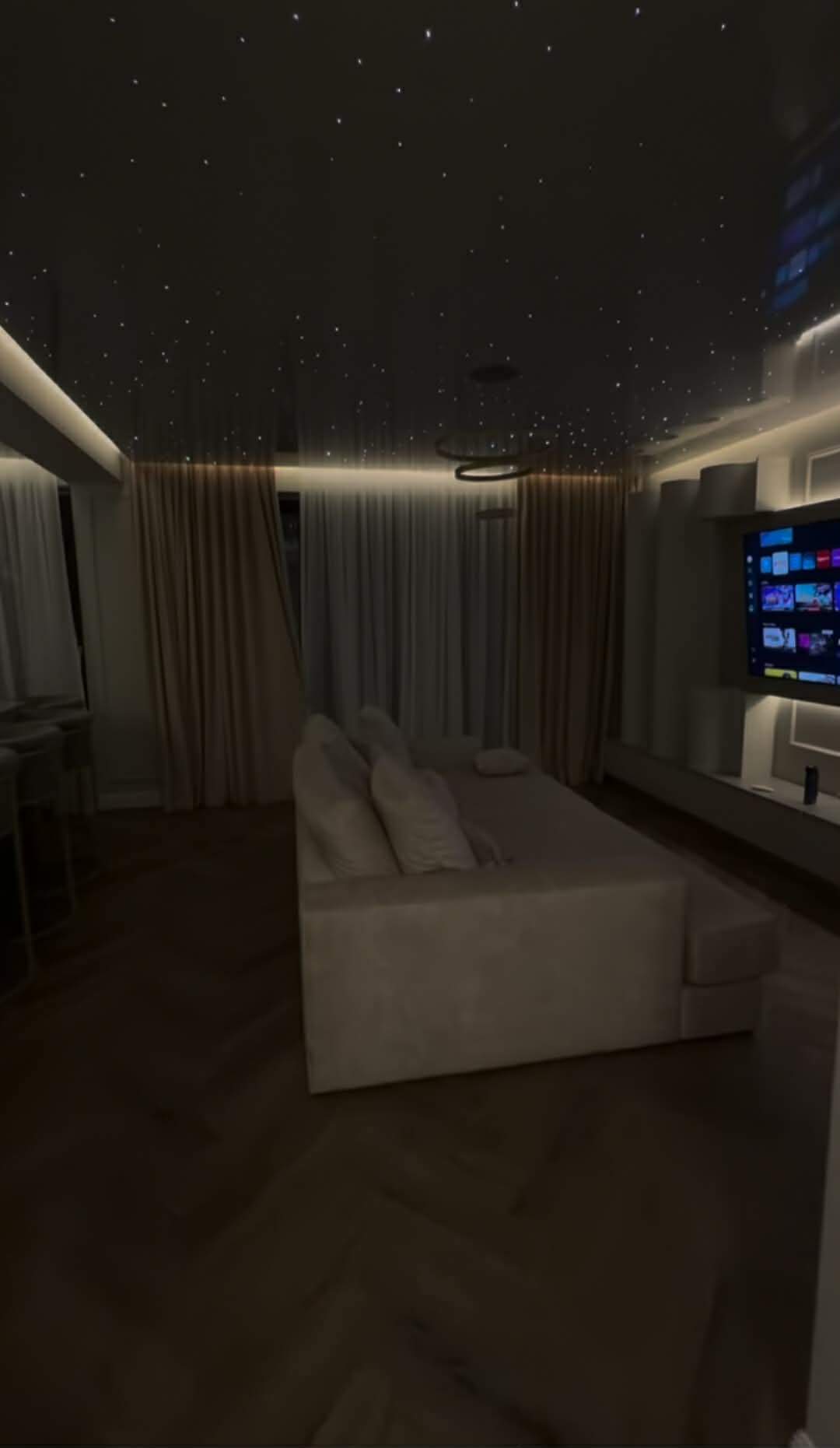 livingul lui Bogdan de la Ploiești