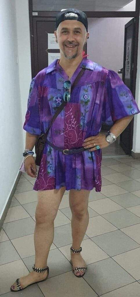 Polițistul în rochiță, îngenuncheat de șef | Nu mai are nicio șansă