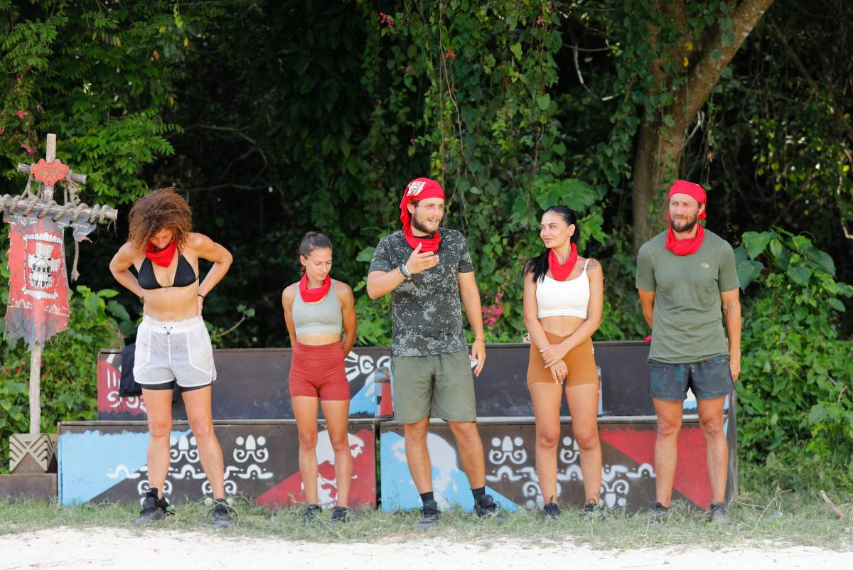 Într-un joc de recompensă măcinat de accidentări, Faimoșii au reușit victoria, iar diseară caută să obțină Imunitatea! Survivor, lider de audiență în Vinerea Mare!