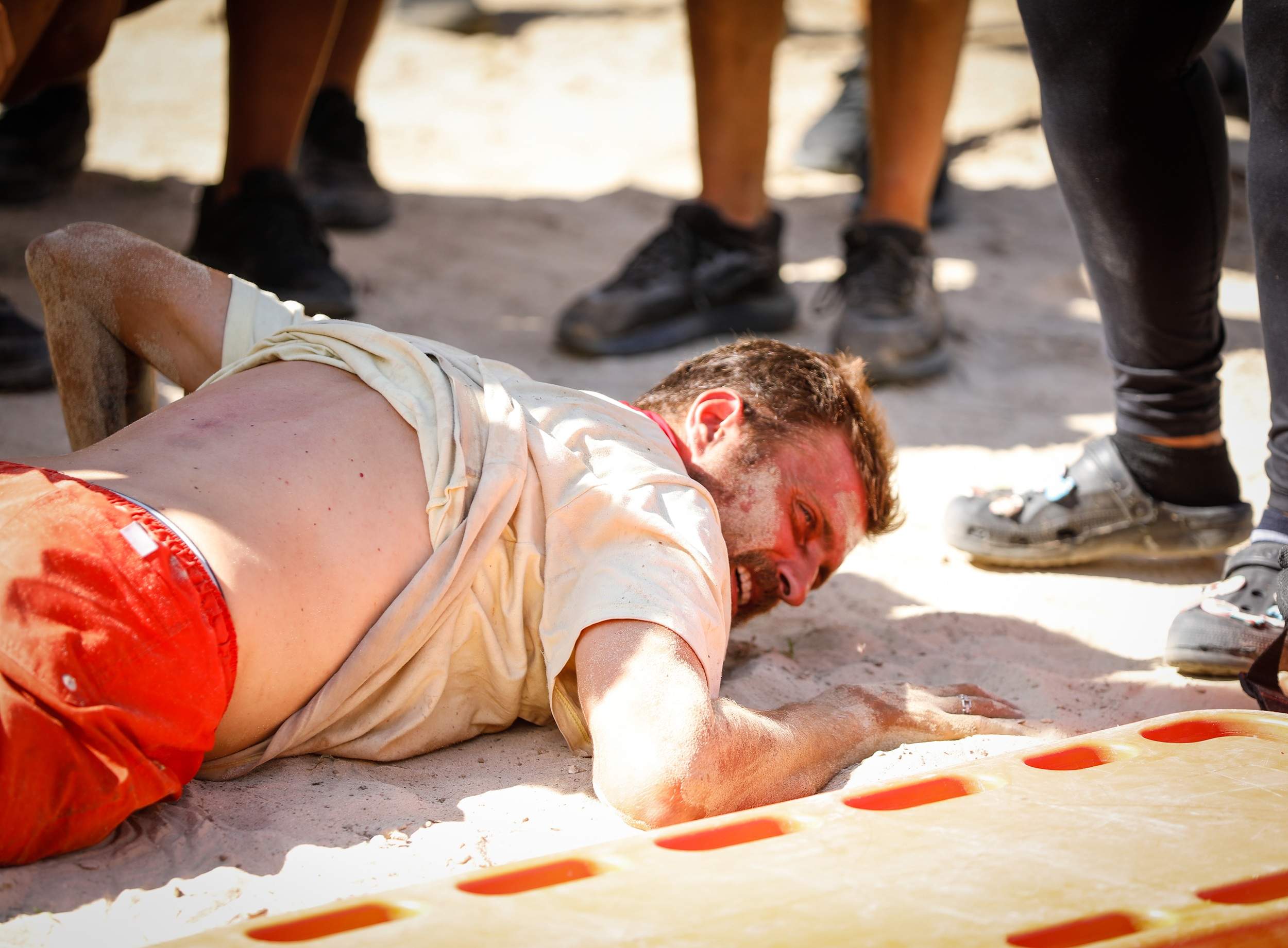 Într-un joc de recompensă măcinat de accidentări, Faimoșii au reușit victoria, iar diseară caută să obțină Imunitatea! Survivor, lider de audiență în Vinerea Mare!