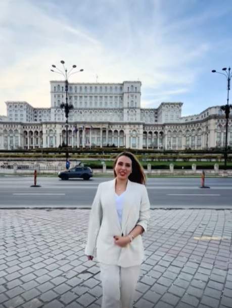 Iulia Vântur, vizită fulger în București! Ce a făcut iubita lui Salman Khan