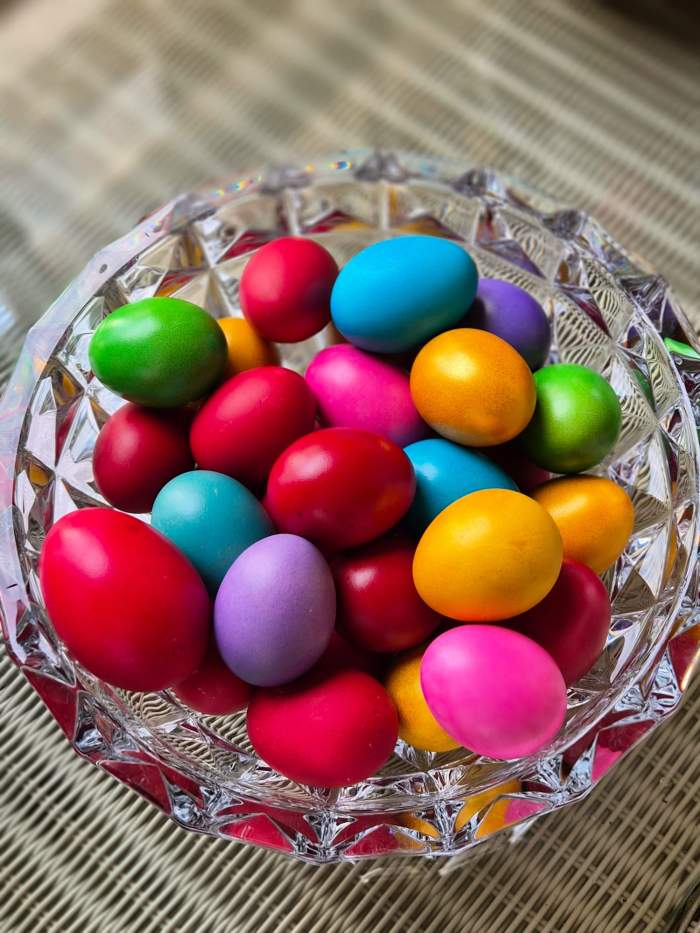 Paște cu emoții duble pentru Olivia Păunescu! Vedeta Observator 12 a sărbătorit și ziua tatălui ei chiar în ziua Învierii