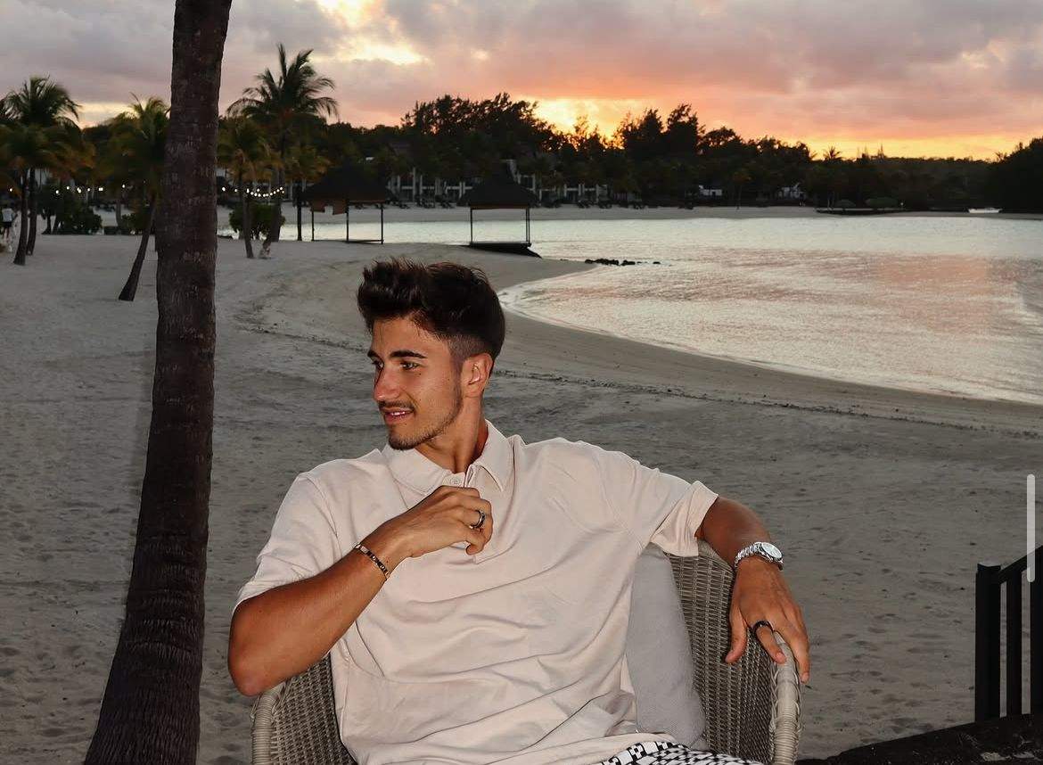 Sebastian Dobrincu, în vacanță