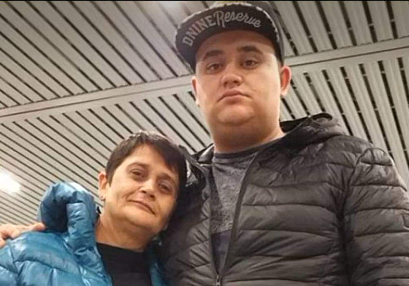 Florinel, alături de mama lui