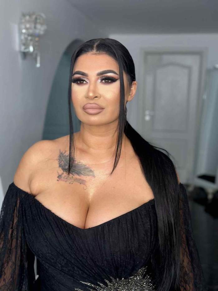 ramona manole selfie