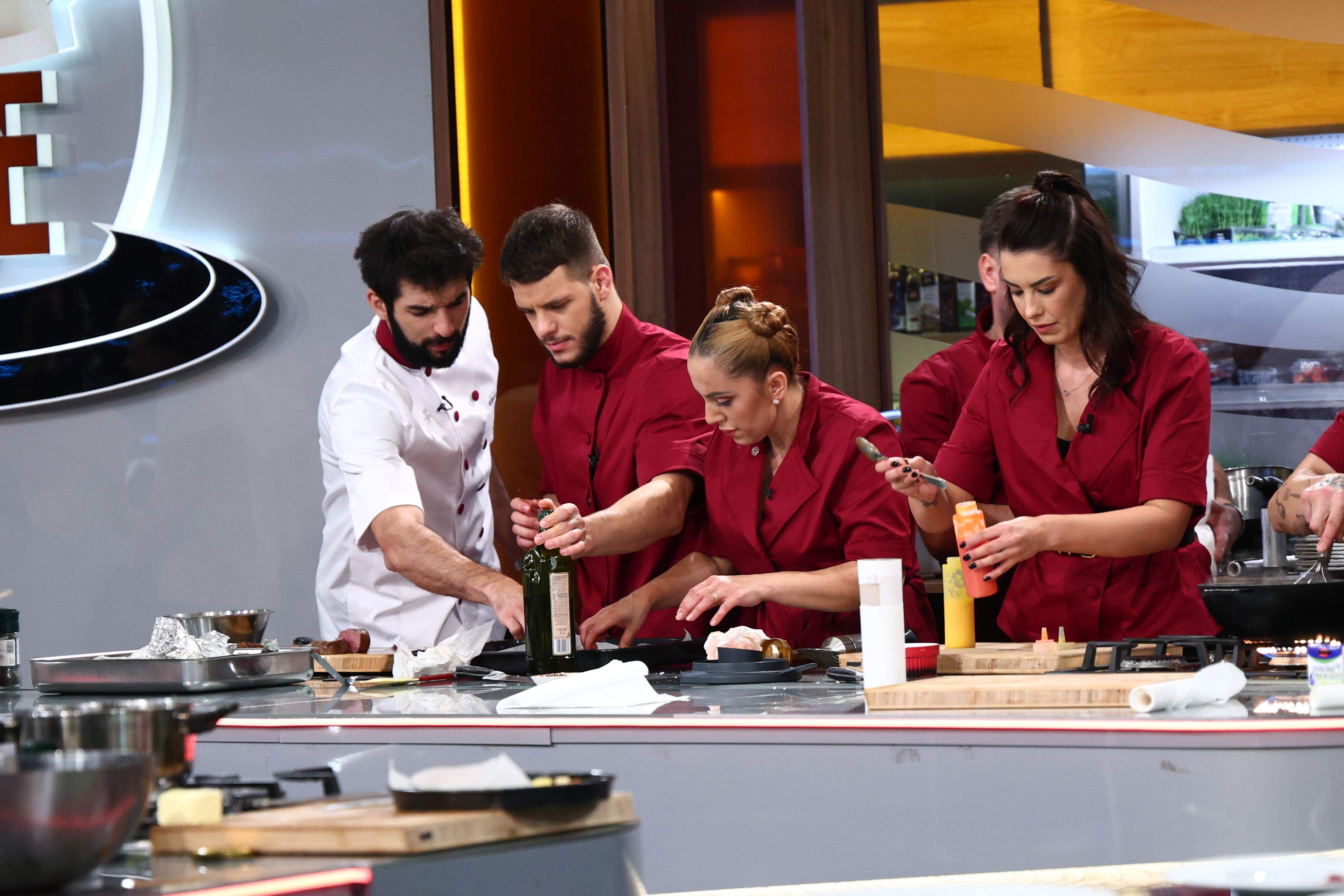 Chefi la cuțite, lider de audiență. Echipa lui Chef Orlando, din nou victorioasă. Diseară, confruntare intensă: Irina pune în joc puterea de a bloca cuțitele de aur!