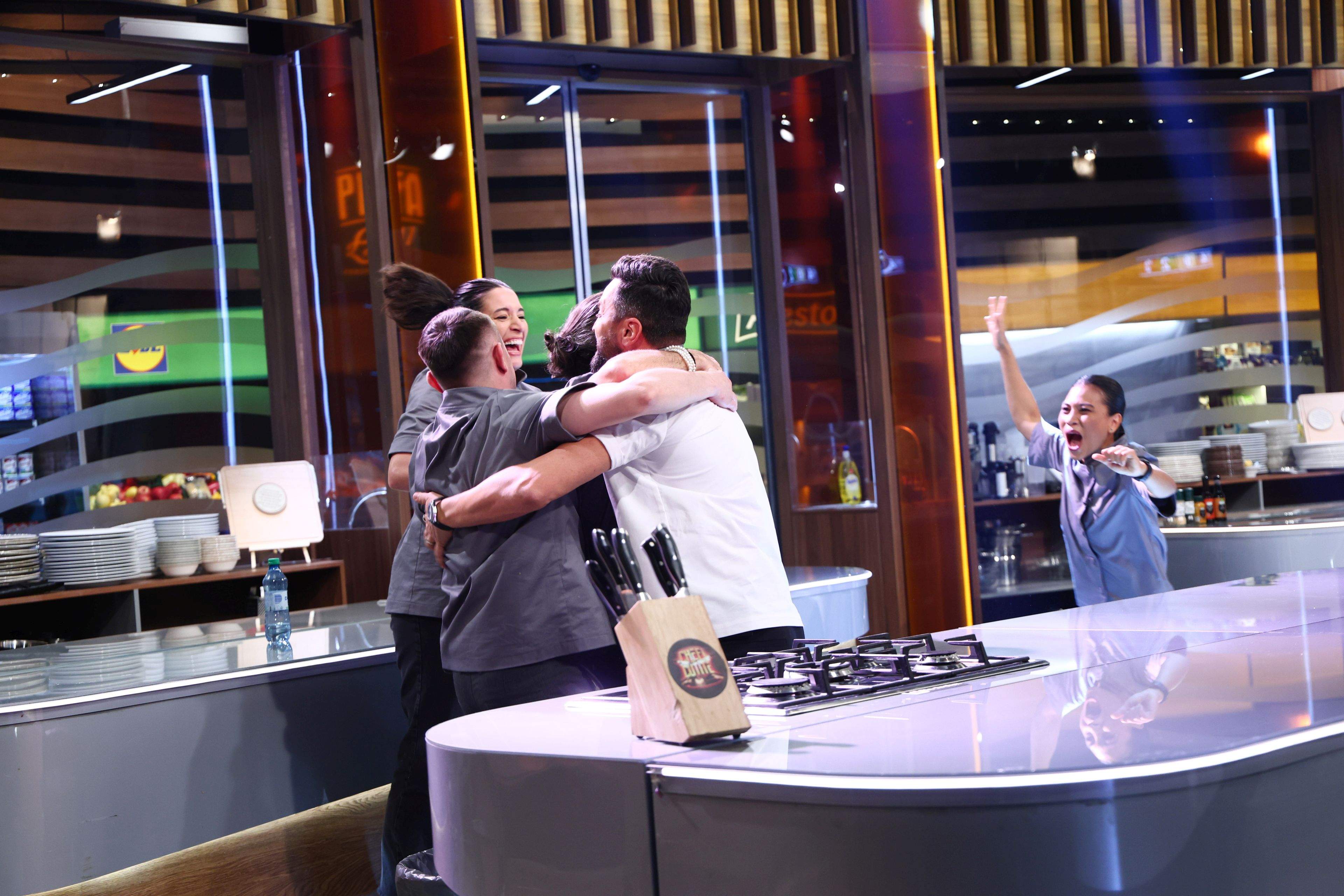 Chefi la cuțite, lider de audiență. Echipa lui Chef Orlando, din nou victorioasă. Diseară, confruntare intensă: Irina pune în joc puterea de a bloca cuțitele de aur!