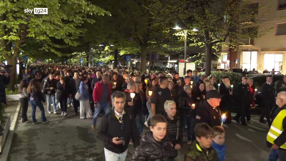 Persoanele care au ieșit în stradă