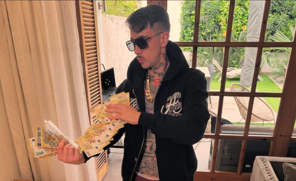 MGK666, cu mulți bani