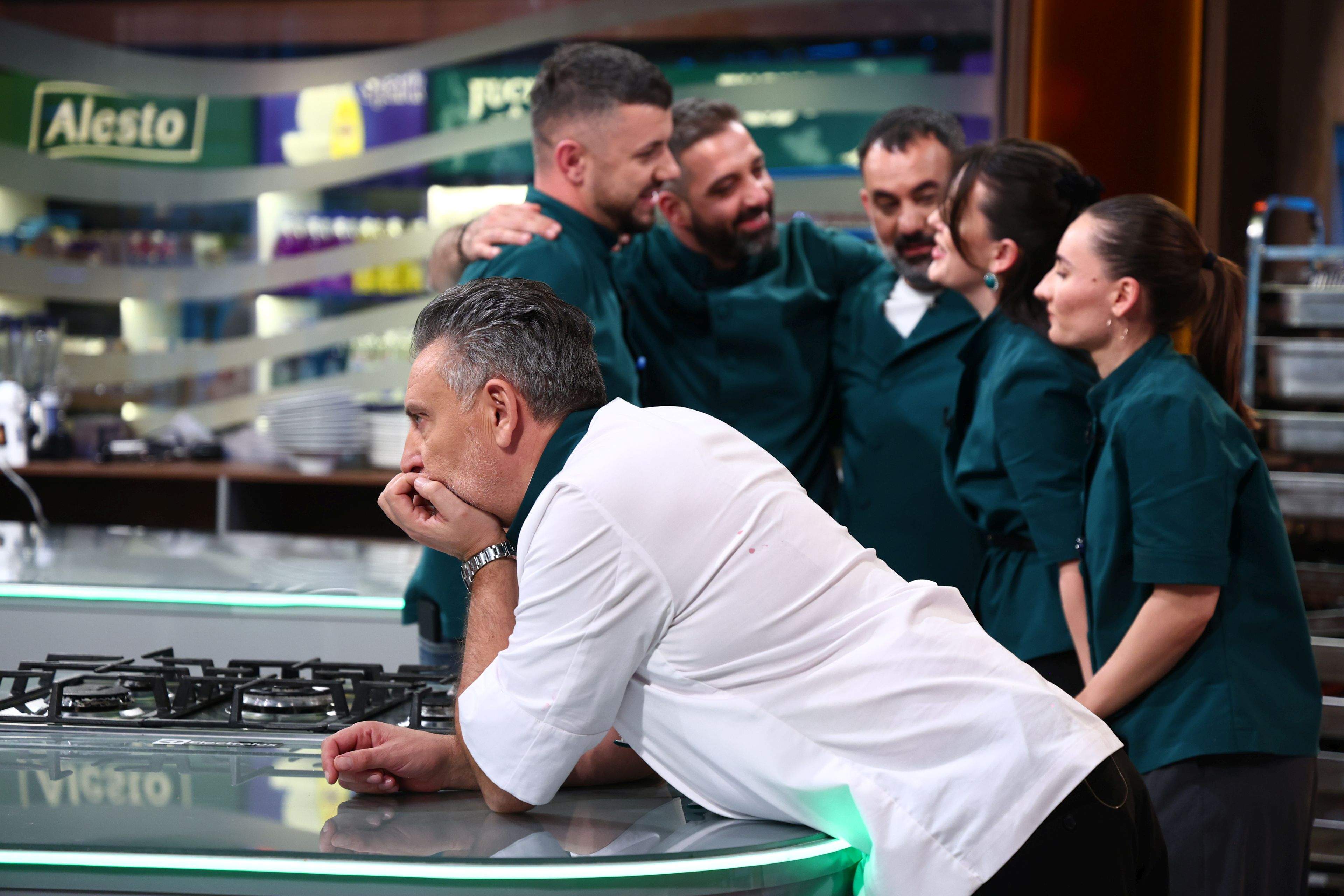 Chefi la cuțite, lider de audiență cu ediția de ieri. Echipa gri a lui Chef Orlando a obținut a treia victorie consecutivă