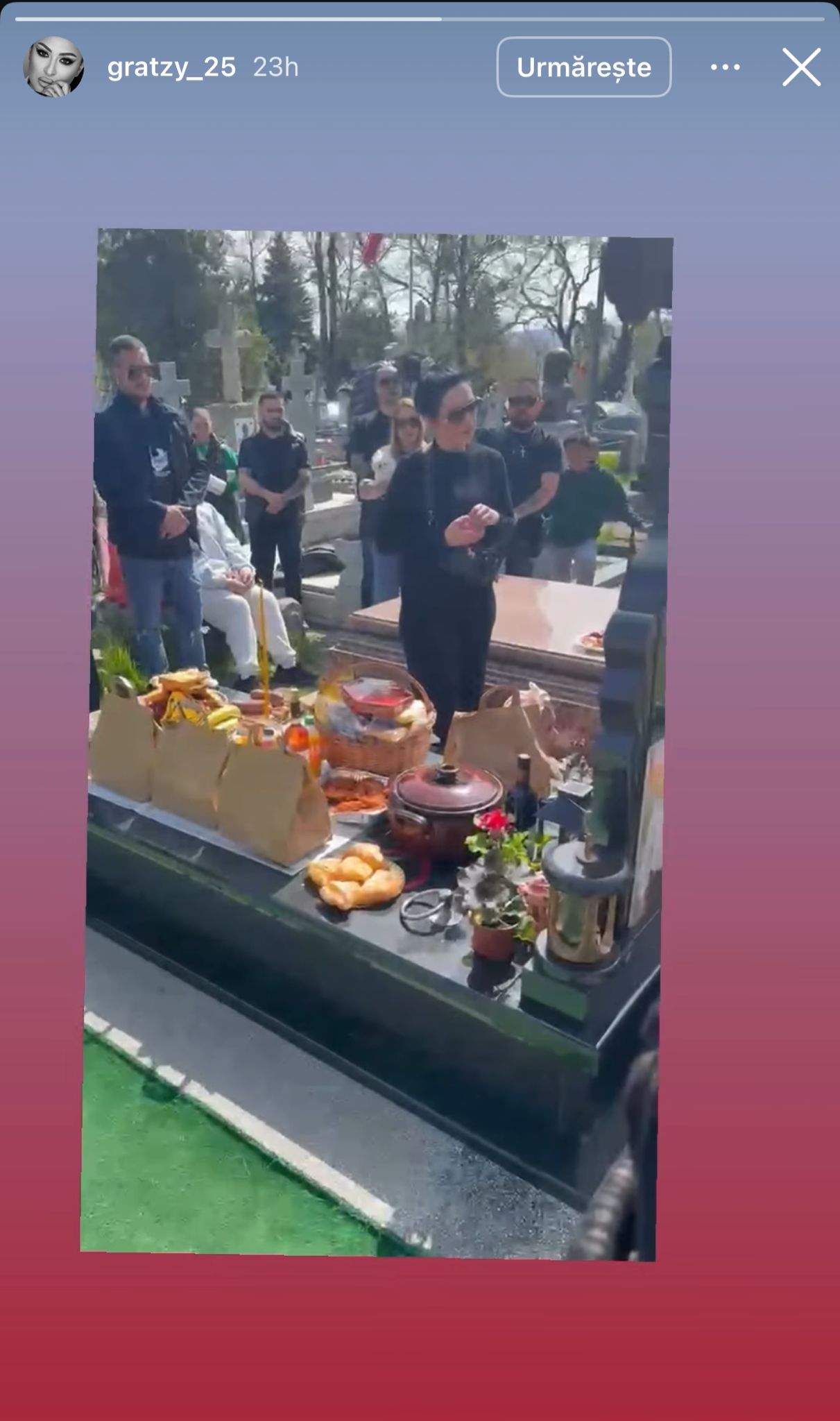 Flori albe și covor roșu la mormântul lui Costel Corduneanu! Cine a lipsit de la pomana de doi ani a interlopului