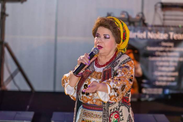 Saveta Bodan este pe scena