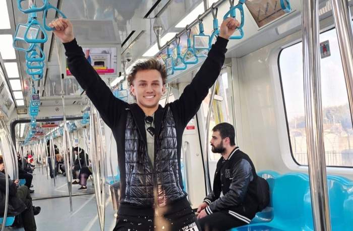 Mihai Trăistariu, într-un mijloc de transport în comun