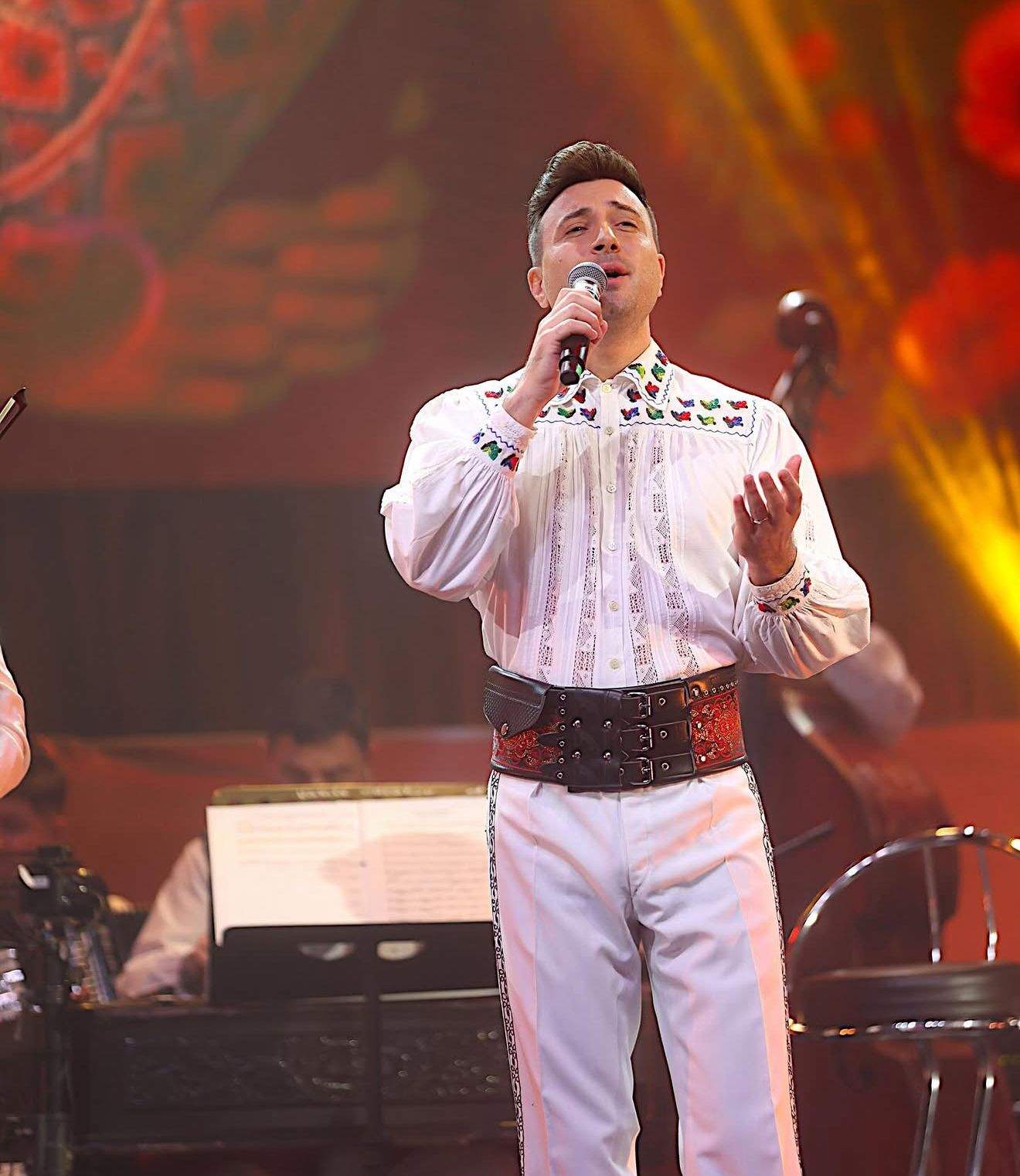 Valentin Sanfira, la un spectacol