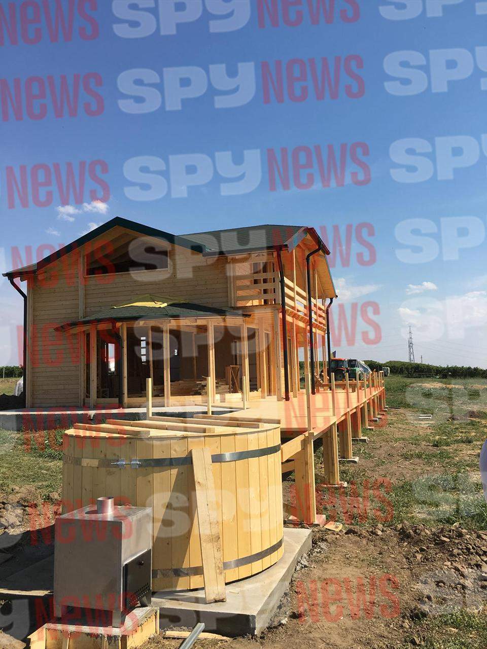 Prima reacție a lui Mircea Dinescu după ce i-a fost incendiată casa! Declarații în exclusivitate pentru Spynews.o