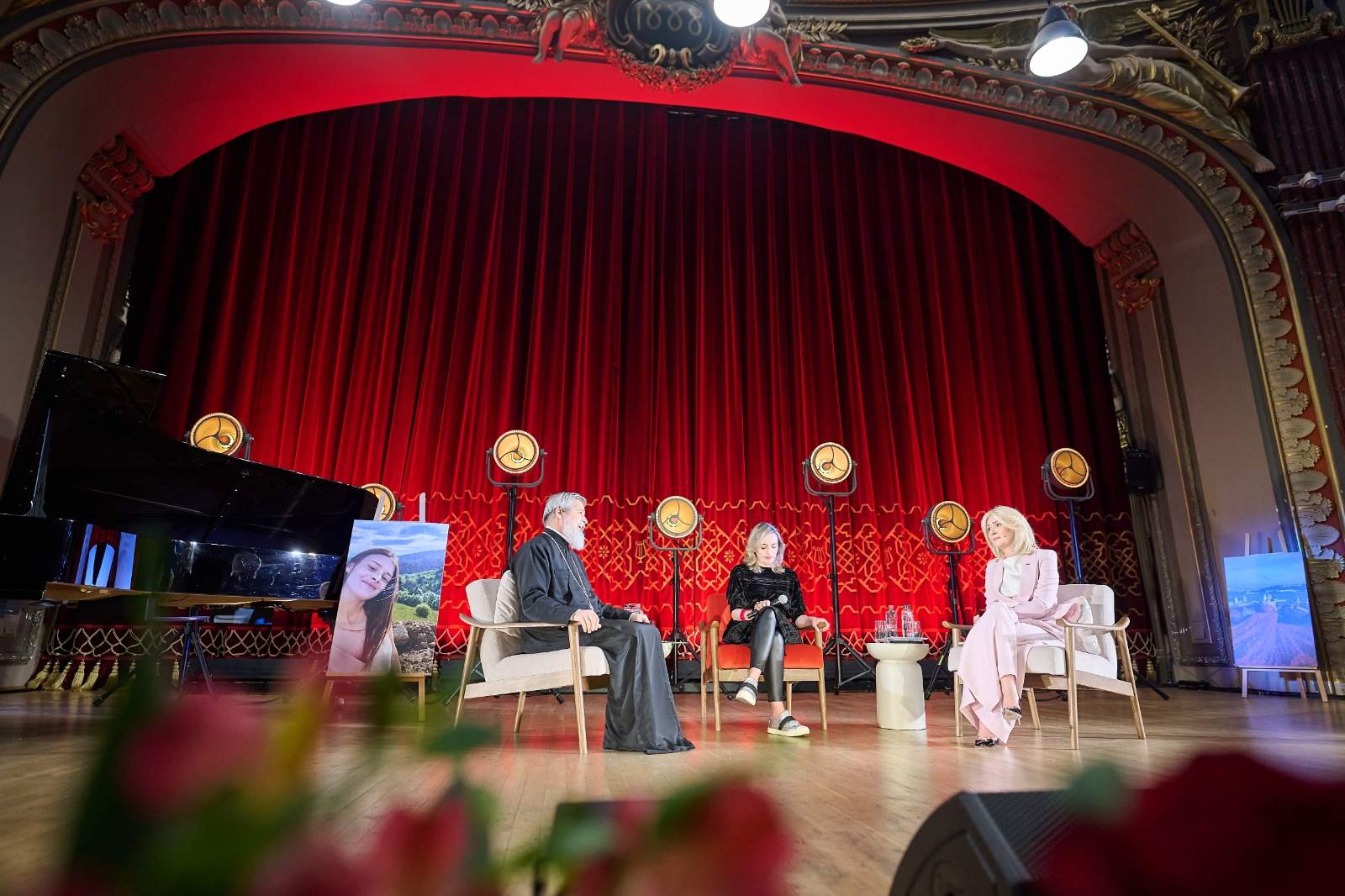 Dragostea poartă pantofii roșii. Primul Shero Talk la Ateneul Român