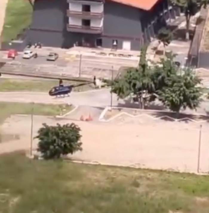 A decolat un elicopter