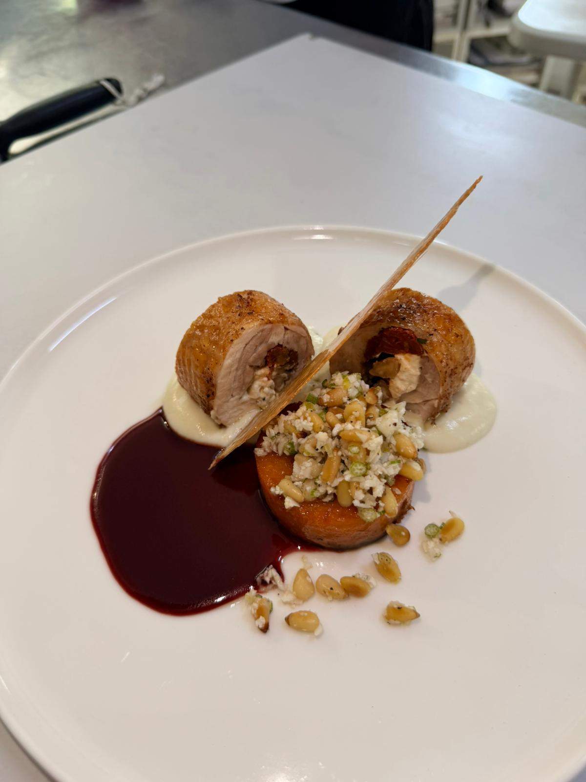 Super Neatza se mândreşte cu un super bucătar: Cătălin Rizea a absolvit pe locul 1 cursurile celei mai renumite şcoli de gătit din sud-estul Europei