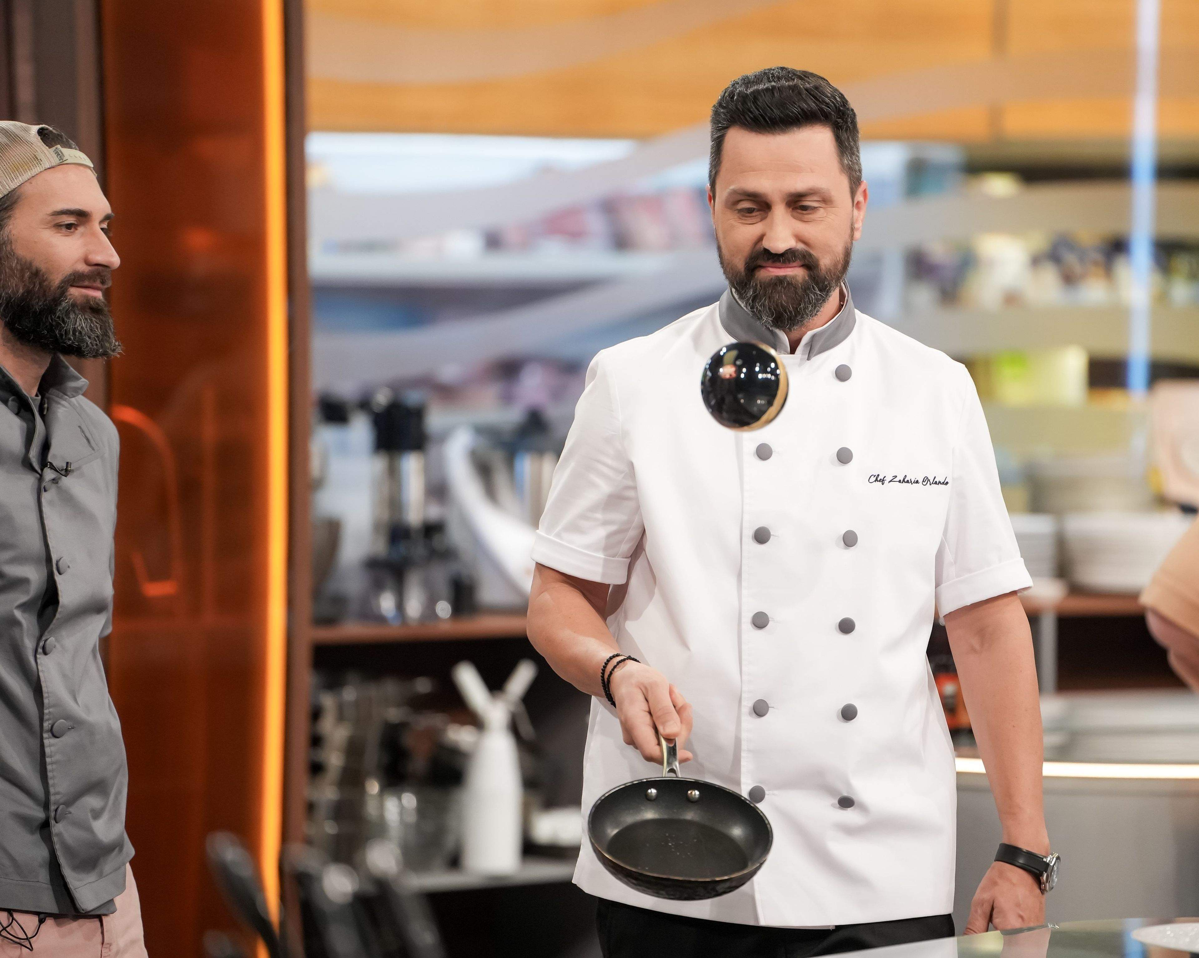 Jurații sparg diseară bombele câștigate, iar Chef Richard lovește bancurile adverse cu o amuletă foarte puternică în cea de-a patra bătălie culinară la Chefi la cuțite