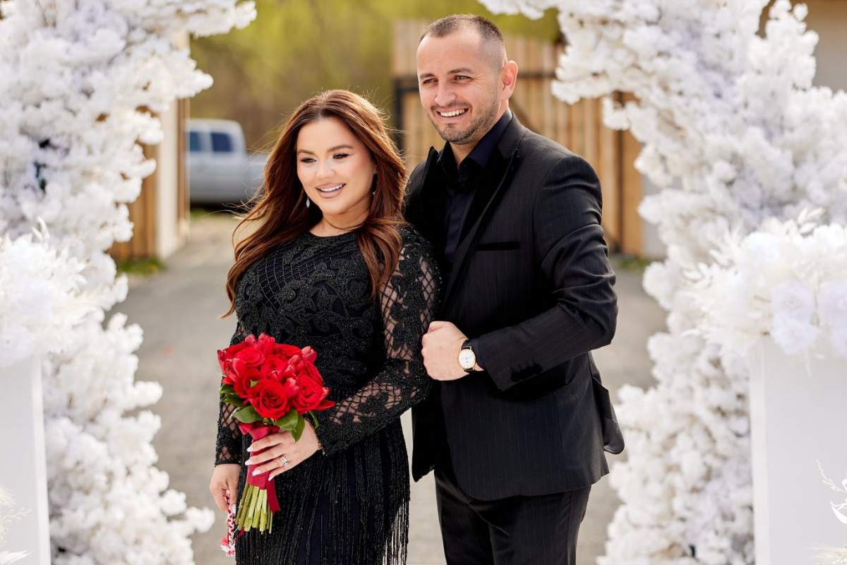 Carmen de la Sălciua și soțul ei, nași de cununie! Primele imagini de la eveniment