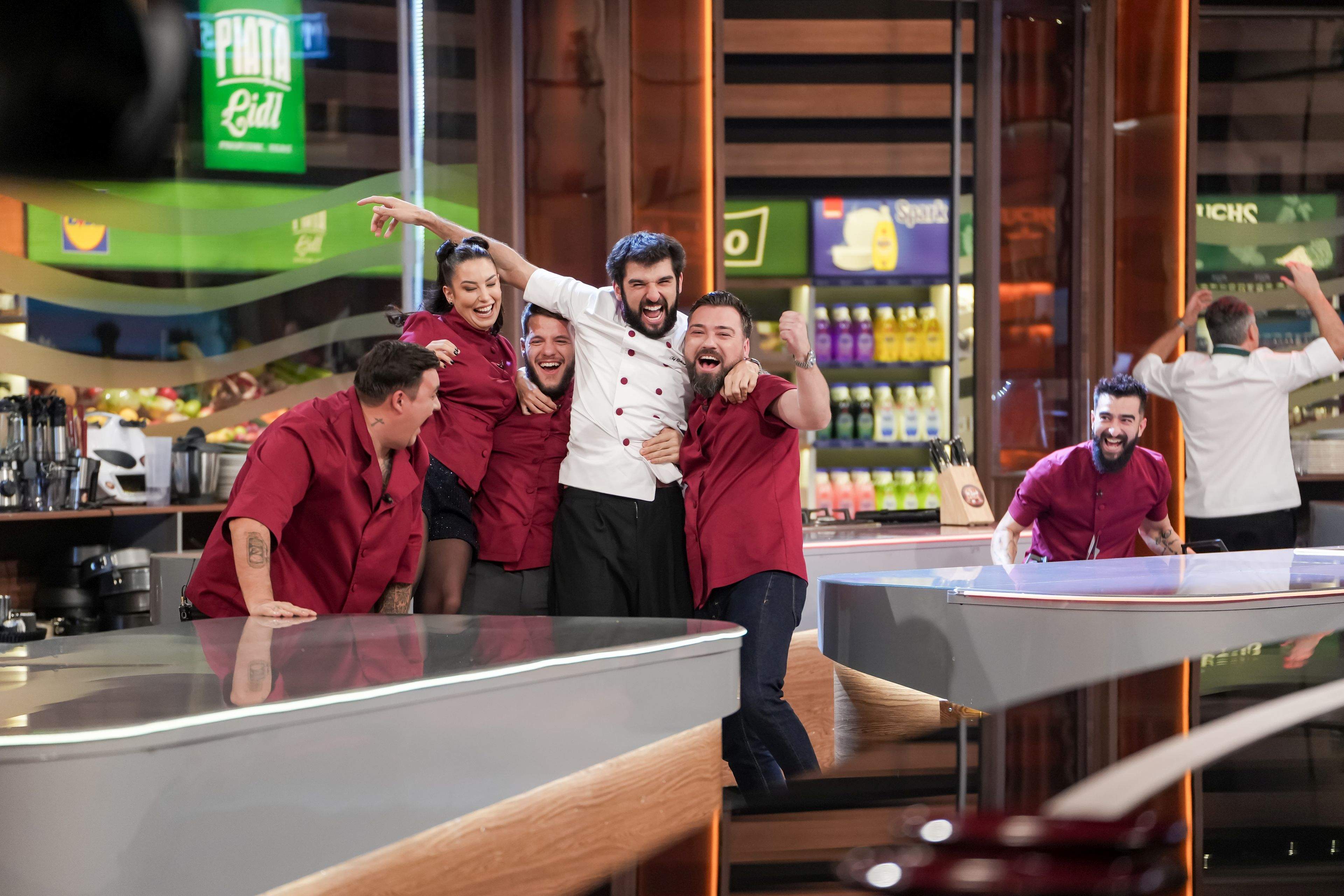 Chefi la cuțite, lider de audiență. Cuțitul de aur al lui Chef Orlando a ieșit din concurs. Probă grea, diseară: echipele gătesc preparate inspirate de compozitori celebri