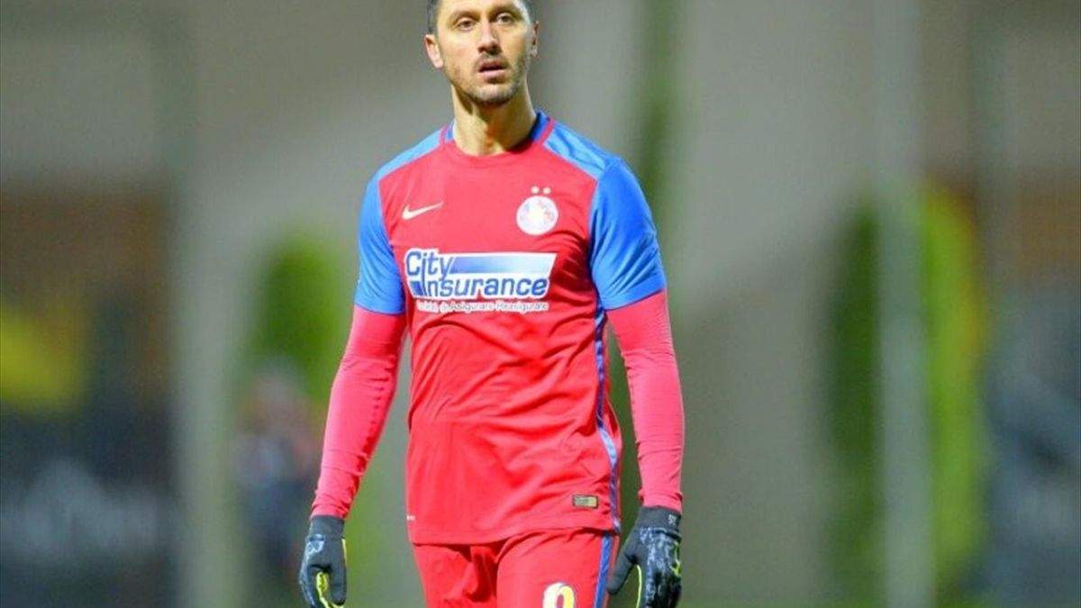 Ciprian Marica pe terenul  de fotbal