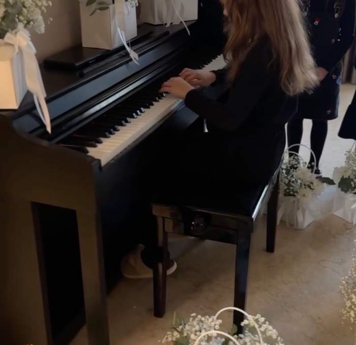 Imagine de la înmormântarea soacrei Mariei Cârnaț