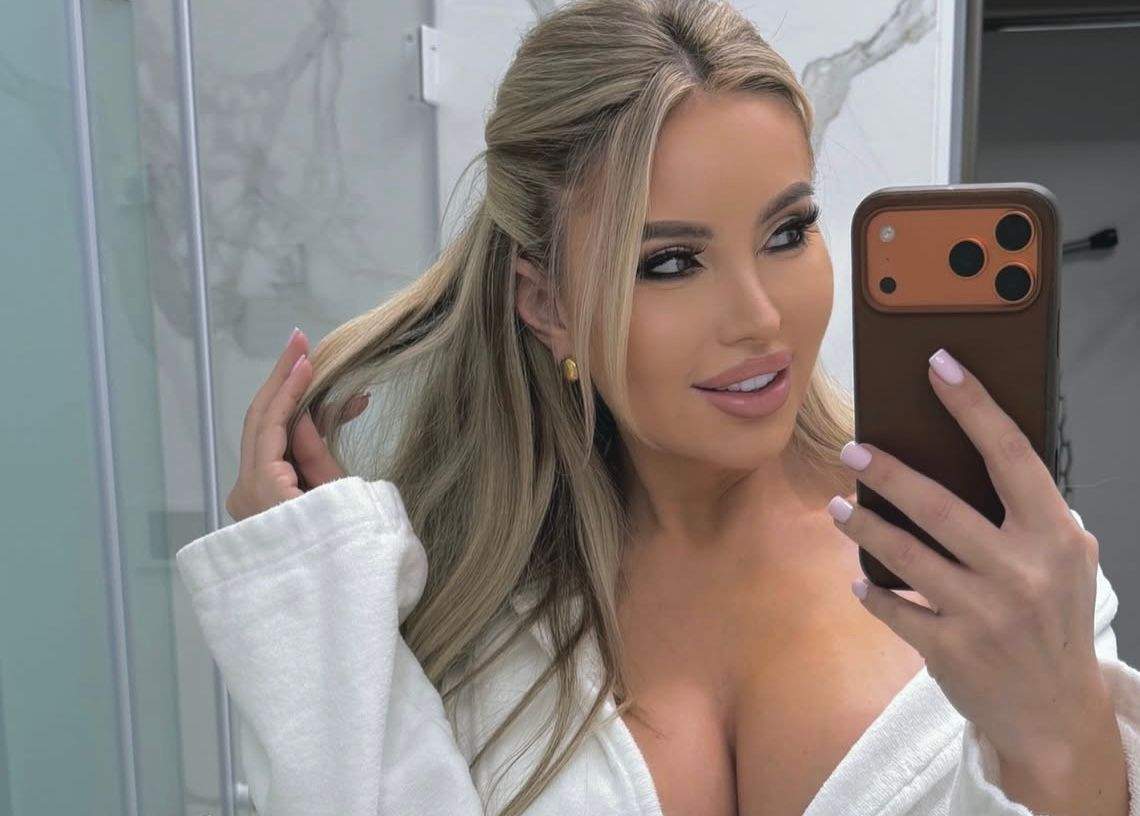 Roxana Vașniuc, în oglindă