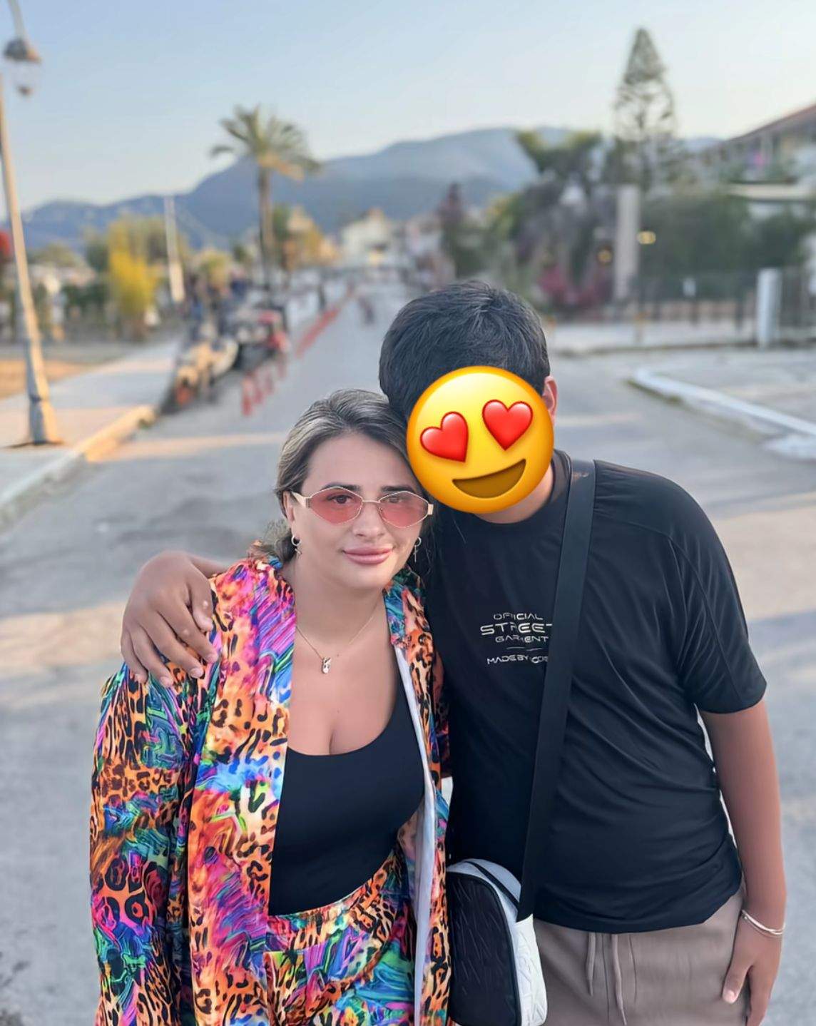 Soția lui Florinel și fiul lor