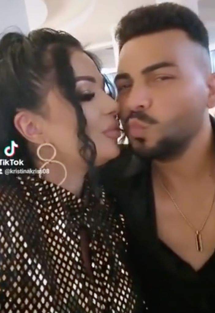 Tatăl Alinei Marymar, alături de iubita lui