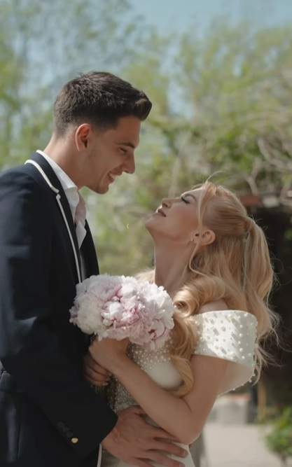 Cum sună piesa mirilor de la nunta Andreei Bălan cu Victor Cornea. Ce versuri emoționante are