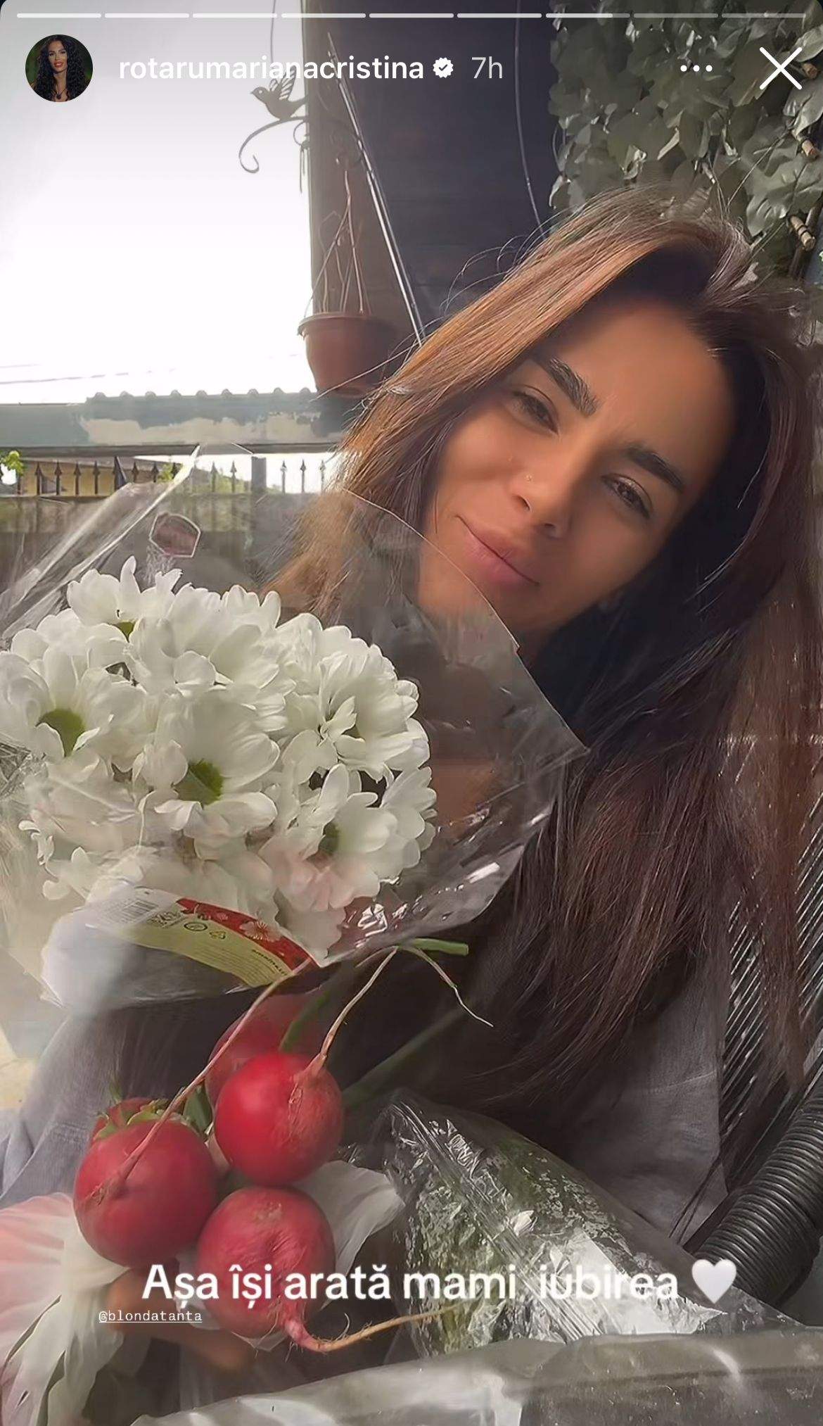 Cristina Petre și florile