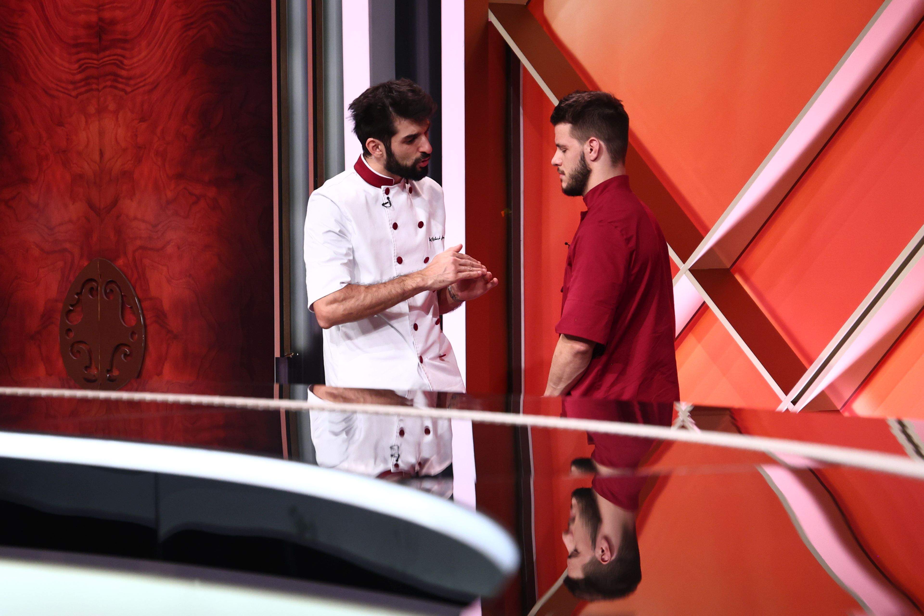 Chefi la cuțite, lider de audiență. Echipa verde, condusă de Chef Sautner, a câștigat bătălia culinară de ieri. Christian Ursu și Elena Barbu au fost eliminați din concurs