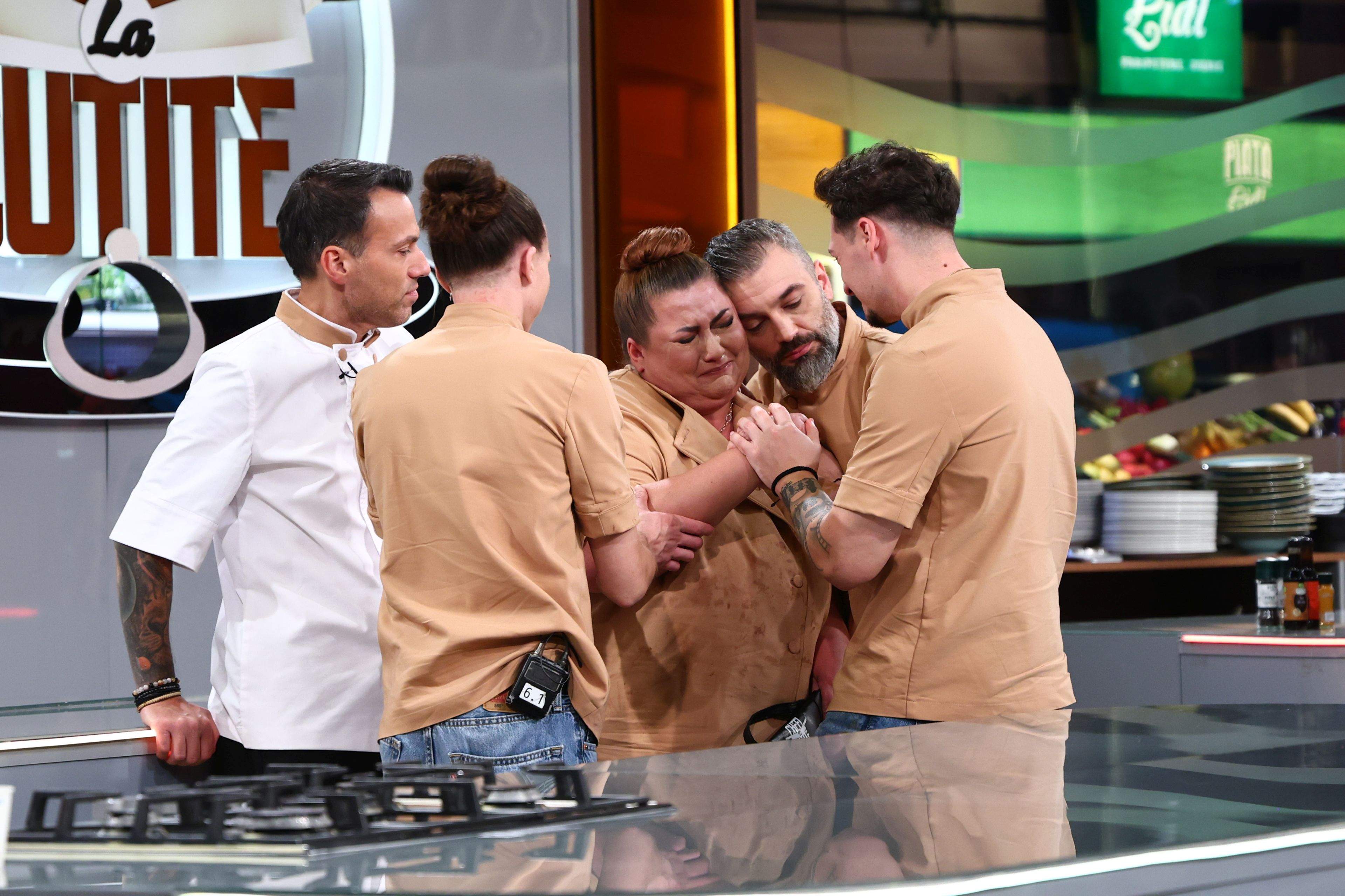 Chefi la cuțite, lider de audiență. Echipa verde, condusă de Chef Sautner, a câștigat bătălia culinară de ieri. Christian Ursu și Elena Barbu au fost eliminați din concurs