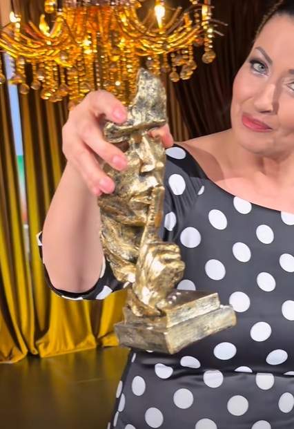 Cum arată studioul de podcast al Gabrielei Cristea. Spațiul a fost creat de prezentatoare și fiecare obiect are o poveste