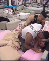 Un concurent a vrut să își stranguleze iubita la un reality-show foarte urmărit! Totul a fost filmat