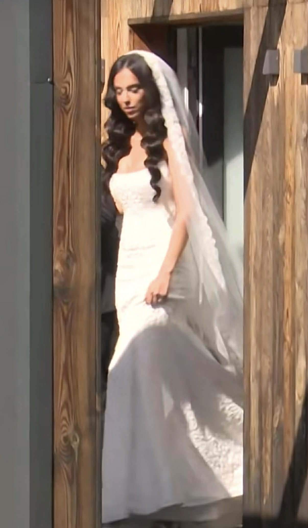 Primele imagini cu soția lui Dorian Popa mireasă! Ce tip de rochie a ales Andreea