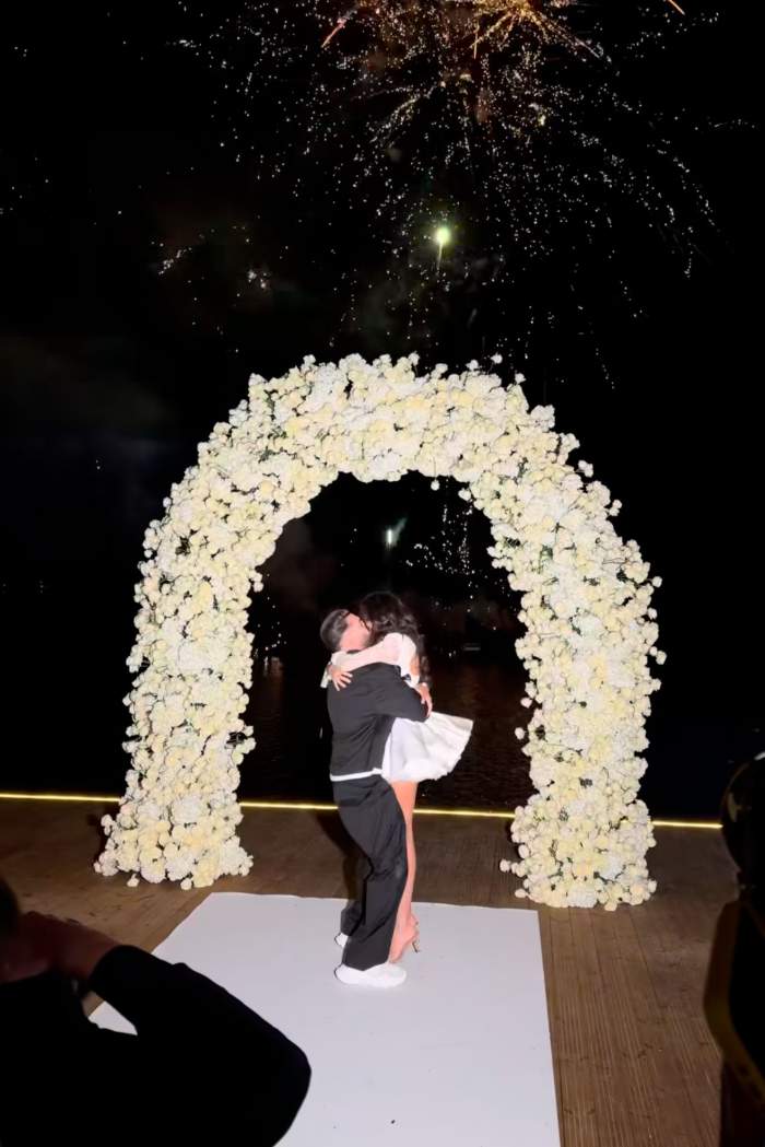 Dorian Popa își îmbrățișează soția