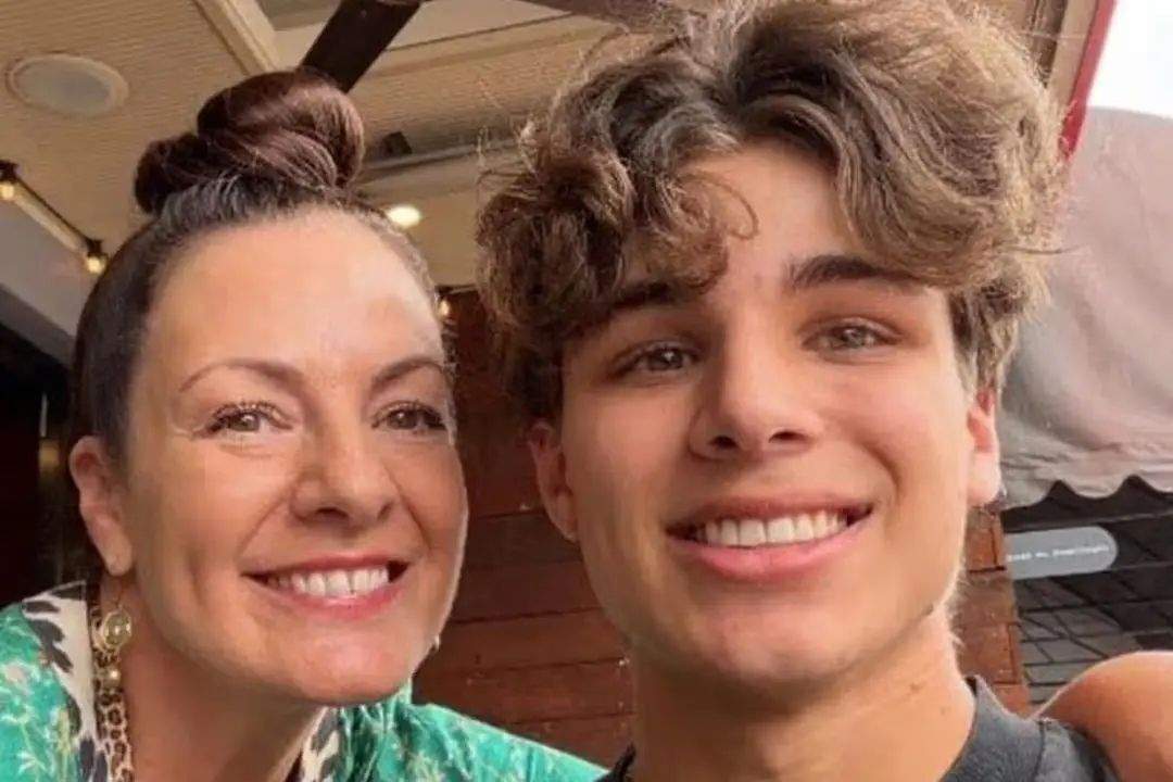 Alexander, alături de mama lui