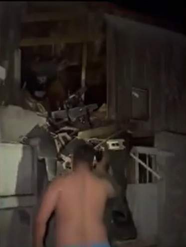 Cum arată casa distrusă de drona rusească, în Galați. Proprietarii sunt și acum în stare de șoc